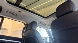 2023 (23) LAND ROVER DEFENDER 3.0 D250 SE 110 5dr Auto 5221362