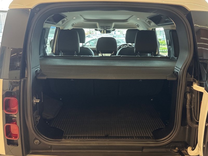 2023 (23) LAND ROVER DEFENDER 3.0 D250 SE 110 5dr Auto 5221351