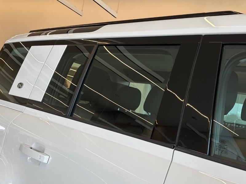 2023 (23) LAND ROVER DEFENDER 3.0 D250 SE 110 5dr Auto 5221389