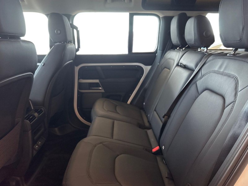 2023 (23) LAND ROVER DEFENDER 3.0 D250 SE 110 5dr Auto 5221345