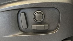 2023 (23) LAND ROVER DEFENDER 3.0 D250 SE 110 5dr Auto 5221365