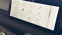 2023 (23) LAND ROVER DEFENDER 3.0 D250 SE 110 5dr Auto 5221372