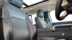 2023 (23) LAND ROVER DEFENDER 3.0 D250 SE 110 5dr Auto 5221367