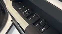 2023 (23) LAND ROVER DEFENDER 3.0 D250 SE 110 5dr Auto 5221364