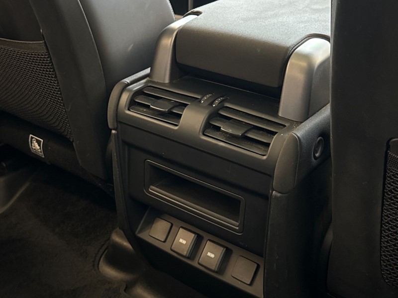 2023 (23) LAND ROVER DEFENDER 3.0 D250 SE 110 5dr Auto 5221359