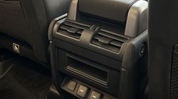 2023 (23) LAND ROVER DEFENDER 3.0 D250 SE 110 5dr Auto 5221359