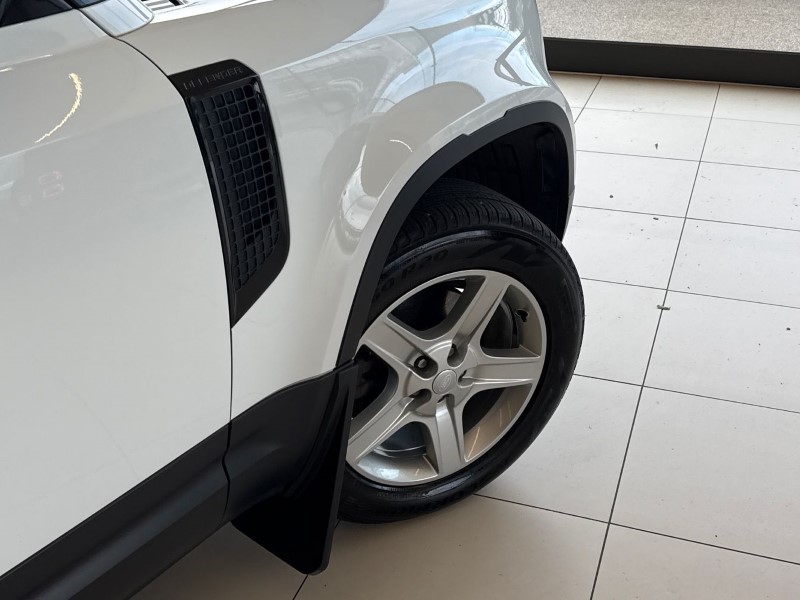 2023 (23) LAND ROVER DEFENDER 3.0 D250 SE 110 5dr Auto 5221387