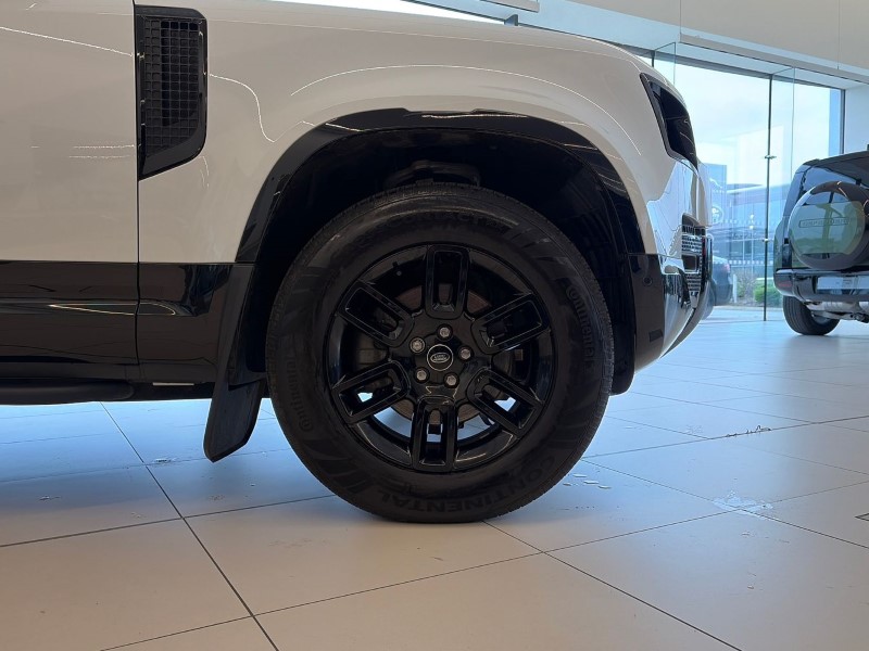 2024 (74) LAND ROVER DEFENDER 3.0 D250 X-Dynamic SE 90 3dr Auto 5412752