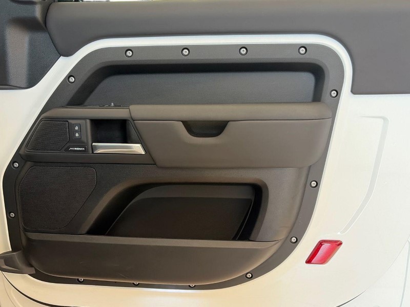 2024 (74) LAND ROVER DEFENDER 3.0 D250 X-Dynamic SE 90 3dr Auto 5247916