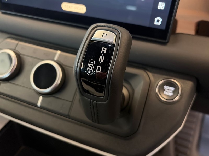 2024 (74) LAND ROVER DEFENDER 3.0 D250 X-Dynamic SE 90 3dr Auto 5412757