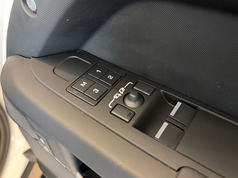 2024 (74) LAND ROVER DEFENDER 3.0 D250 X-Dynamic SE 90 3dr Auto 5412766