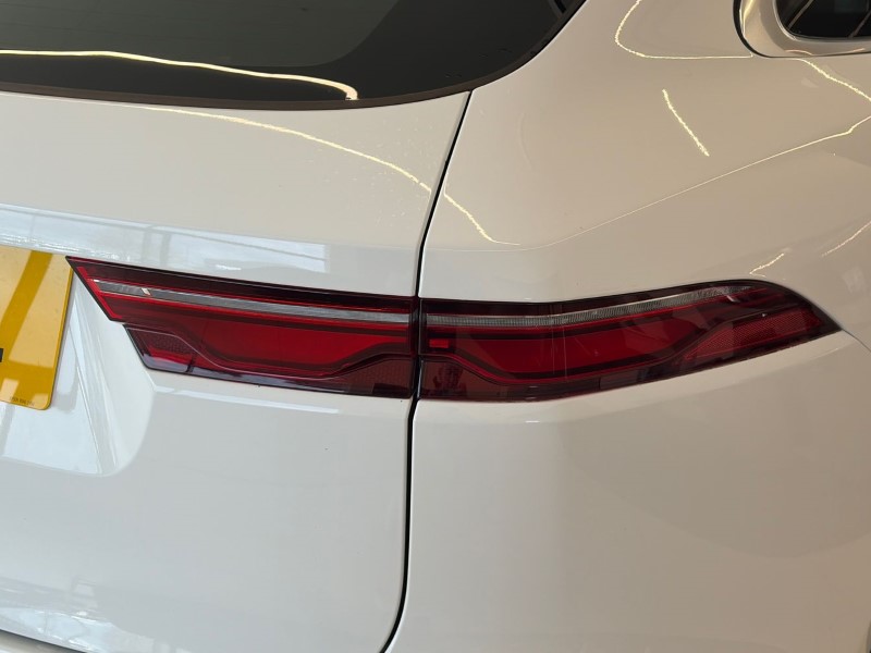 2021 (21) JAGUAR F-PACE 2.0 D165 R-Dynamic S 5dr Auto AWD 5184471