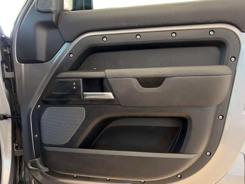 2021 (21) LAND ROVER DEFENDER 3.0 D300 X-Dynamic S 110 5dr Auto [6 Seat] 5192762