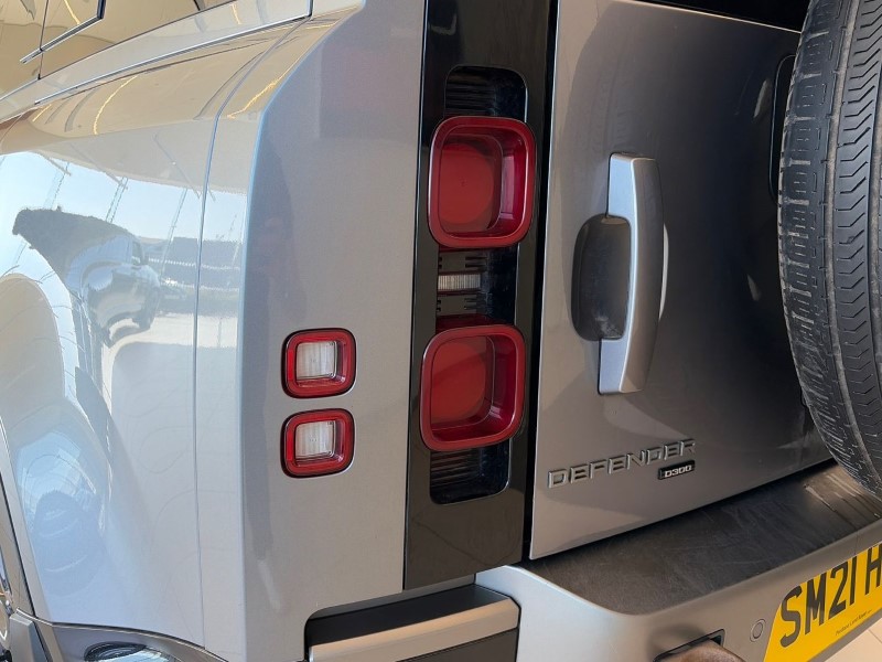 2021 (21) LAND ROVER DEFENDER 3.0 D300 X-Dynamic S 110 5dr Auto [6 Seat] 5192760
