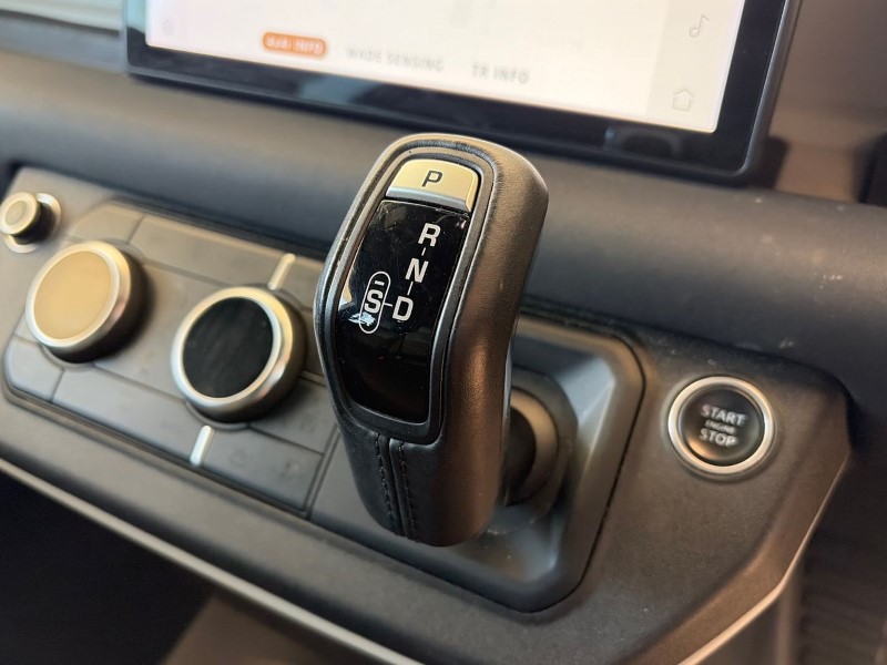 2021 (21) LAND ROVER DEFENDER 3.0 D300 X-Dynamic S 110 5dr Auto [6 Seat] 5192754