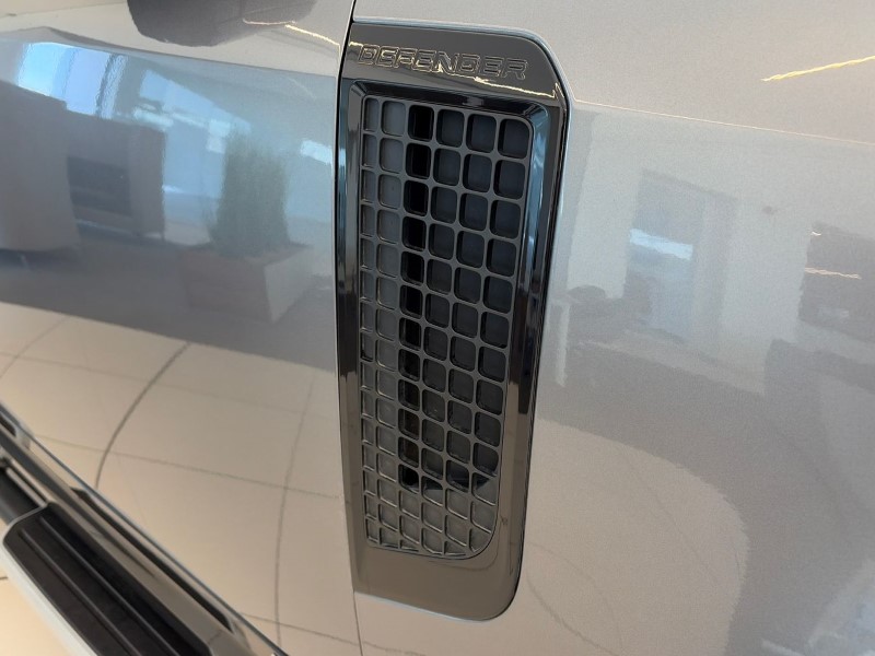 2021 (21) LAND ROVER DEFENDER 3.0 D300 X-Dynamic S 110 5dr Auto [6 Seat] 5192761