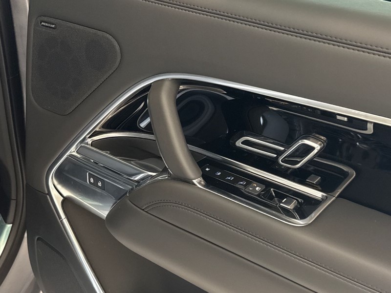 2025 (75) LAND ROVER RANGE ROVER 3.0 D300 SE 4dr Auto 5218626