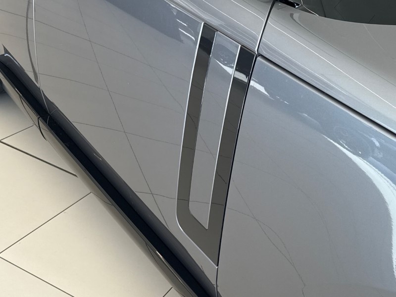 2025 (75) LAND ROVER RANGE ROVER 3.0 D300 SE 4dr Auto 5218595