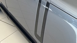 2025 (75) LAND ROVER RANGE ROVER 3.0 D300 SE 4dr Auto 5218595