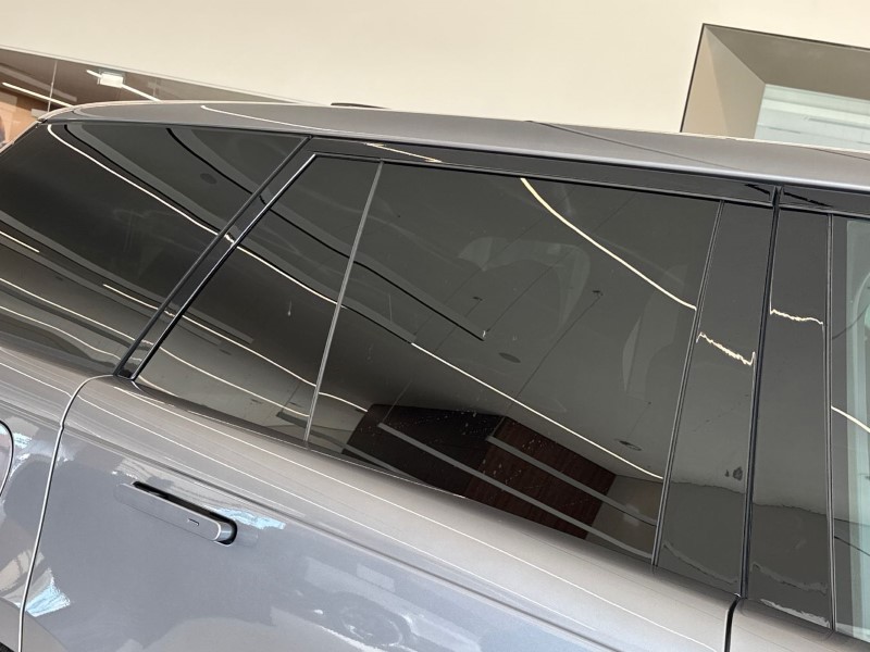 2025 (75) LAND ROVER RANGE ROVER 3.0 D300 SE 4dr Auto 5218625