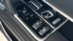 2025 (75) LAND ROVER RANGE ROVER 3.0 D300 SE 4dr Auto 5218598