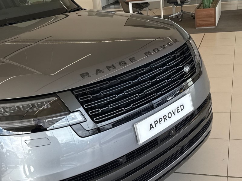2025 (75) LAND ROVER RANGE ROVER 3.0 D300 SE 4dr Auto 5218617