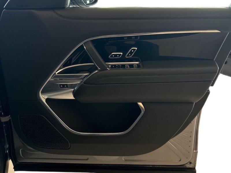 2025 (75) LAND ROVER RANGE ROVER 3.0 D300 SE 4dr Auto 5218597