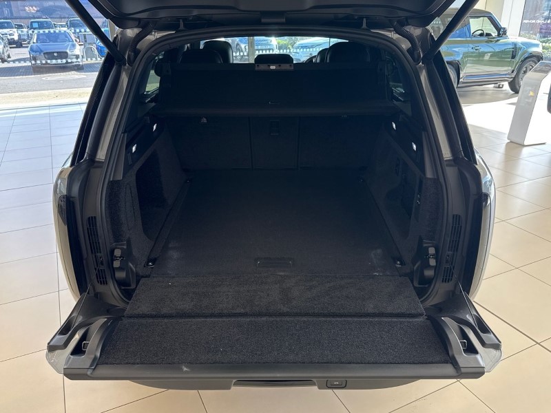 2025 (75) LAND ROVER RANGE ROVER 3.0 D300 SE 4dr Auto 5218585