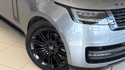 2025 (75) LAND ROVER RANGE ROVER 3.0 D300 SE 4dr Auto 5218616