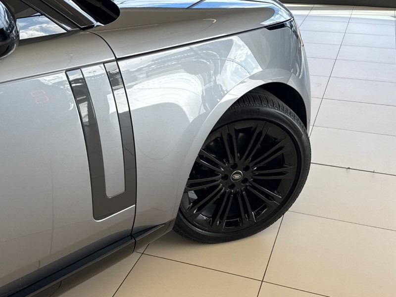 2025 (75) LAND ROVER RANGE ROVER 3.0 D300 SE 4dr Auto 5218623