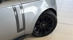 2025 (75) LAND ROVER RANGE ROVER 3.0 D300 SE 4dr Auto 5218623