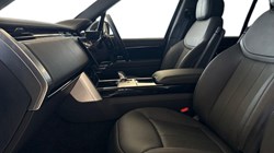 2025 (75) LAND ROVER RANGE ROVER 3.0 D300 SE 4dr Auto 5218578