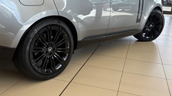 2025 (75) LAND ROVER RANGE ROVER 3.0 D300 SE 4dr Auto 5218622