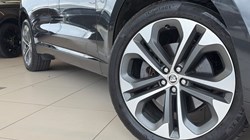 2024 (24) JAGUAR F-PACE 2.0 D200 R-Dynamic HSE Black 5dr Auto AWD 5234458