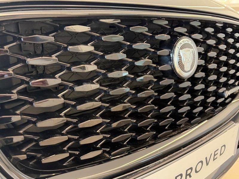 2024 (24) JAGUAR F-PACE 2.0 D200 R-Dynamic HSE Black 5dr Auto AWD 5234457