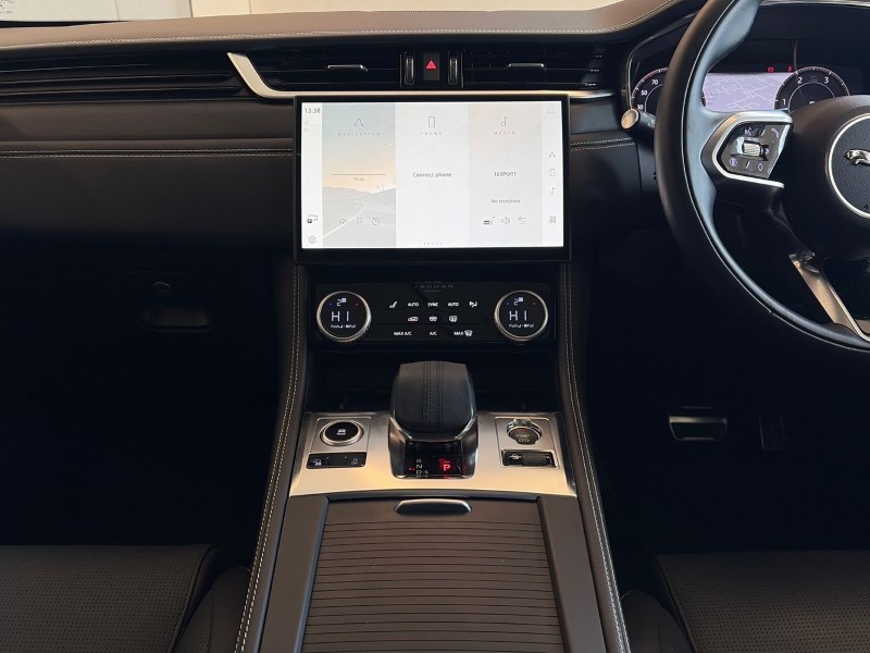 2024 (24) JAGUAR F-PACE 2.0 D200 R-Dynamic HSE Black 5dr Auto AWD 5234425