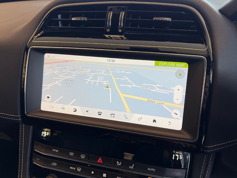 2019 (19) JAGUAR F-PACE 3.0d V6 S 5dr Auto AWD 5196031