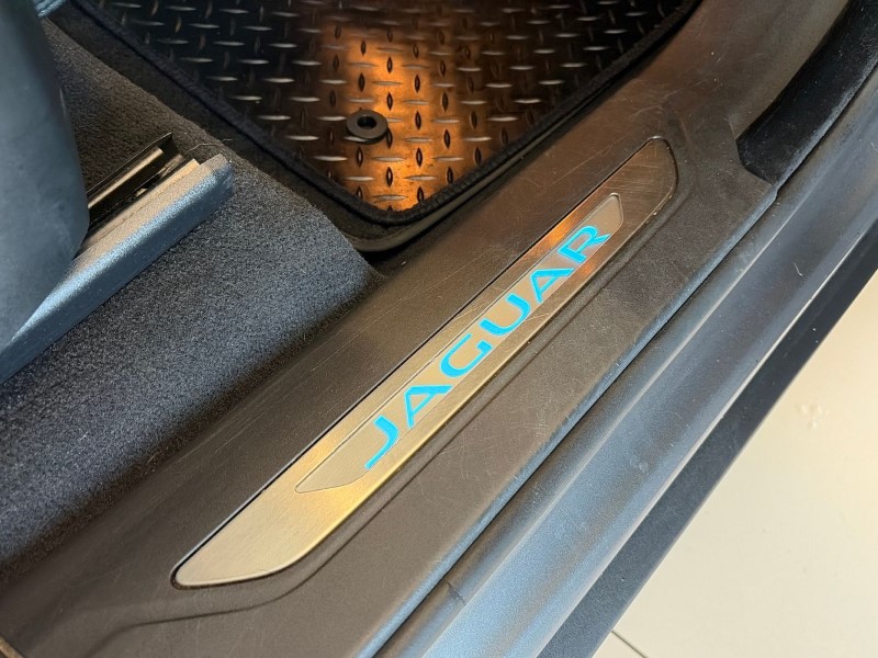 2019 (19) JAGUAR F-PACE 3.0d V6 S 5dr Auto AWD 5196061