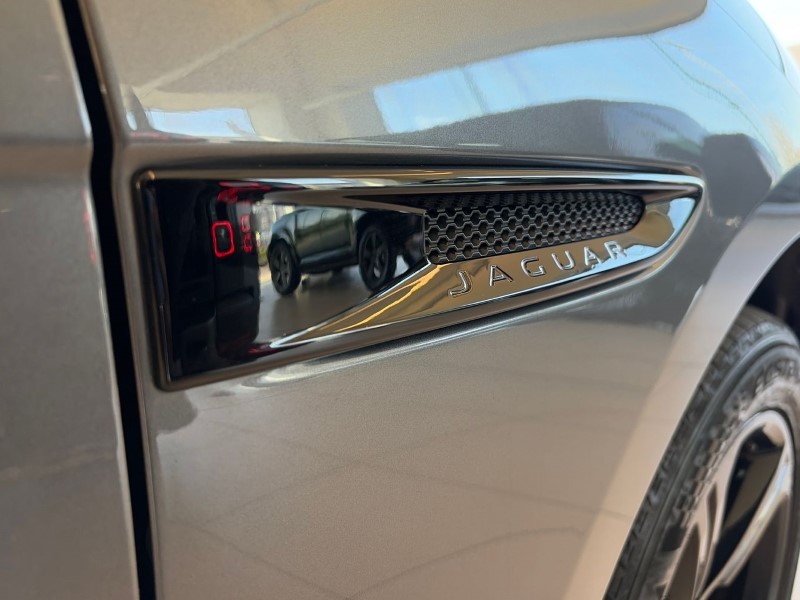 2019 (19) JAGUAR F-PACE 3.0d V6 S 5dr Auto AWD 5196040