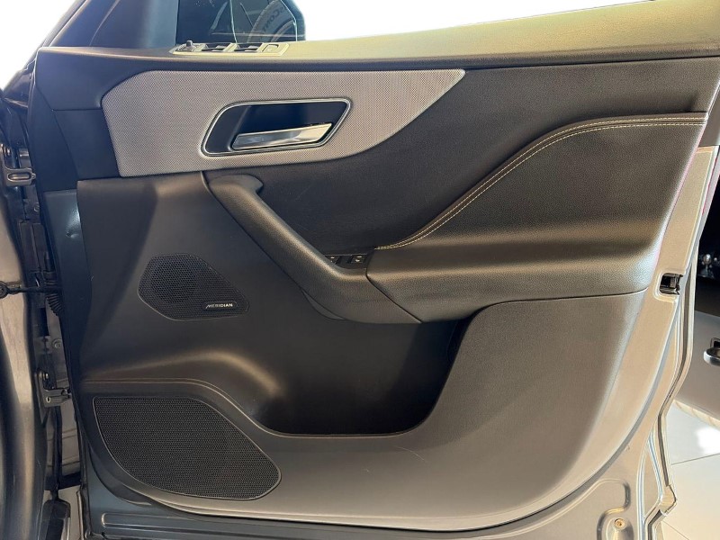 2019 (19) JAGUAR F-PACE 3.0d V6 S 5dr Auto AWD 5196042