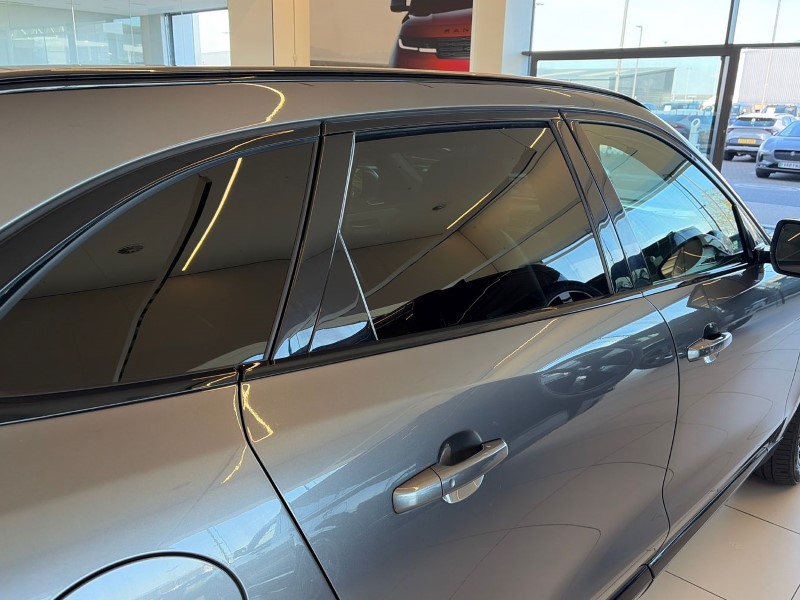 2019 (19) JAGUAR F-PACE 3.0d V6 S 5dr Auto AWD 5196074