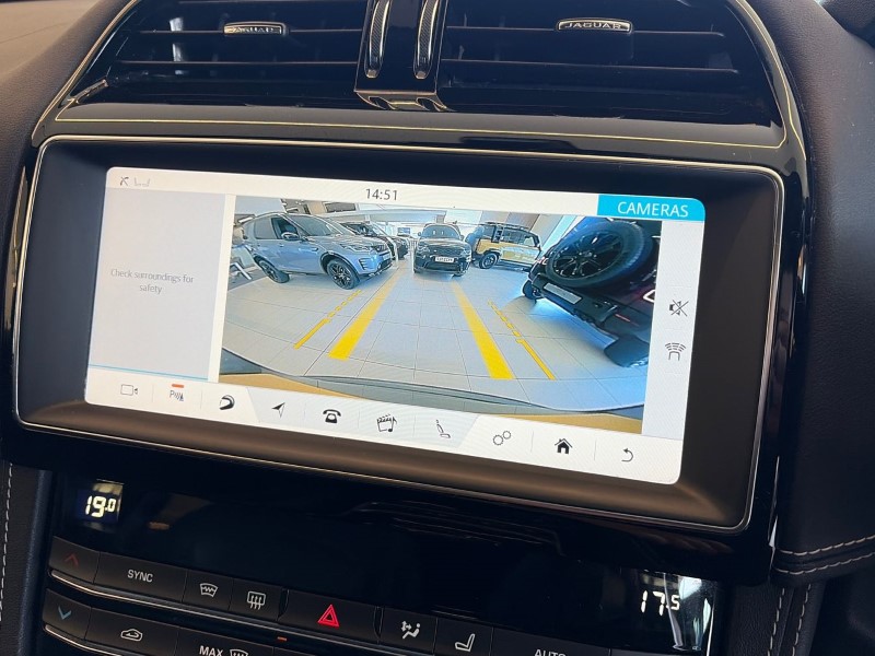 2019 (19) JAGUAR F-PACE 3.0d V6 S 5dr Auto AWD 5196052