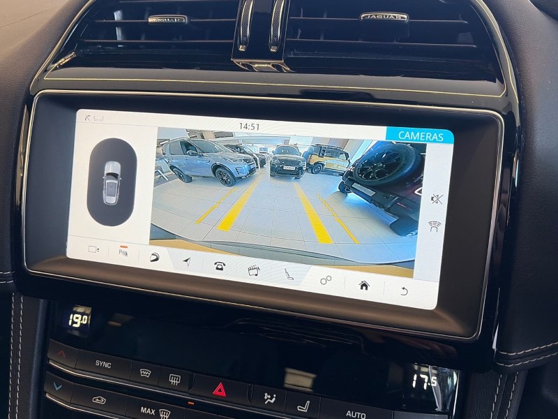 2019 (19) JAGUAR F-PACE 3.0d V6 S 5dr Auto AWD 5196032