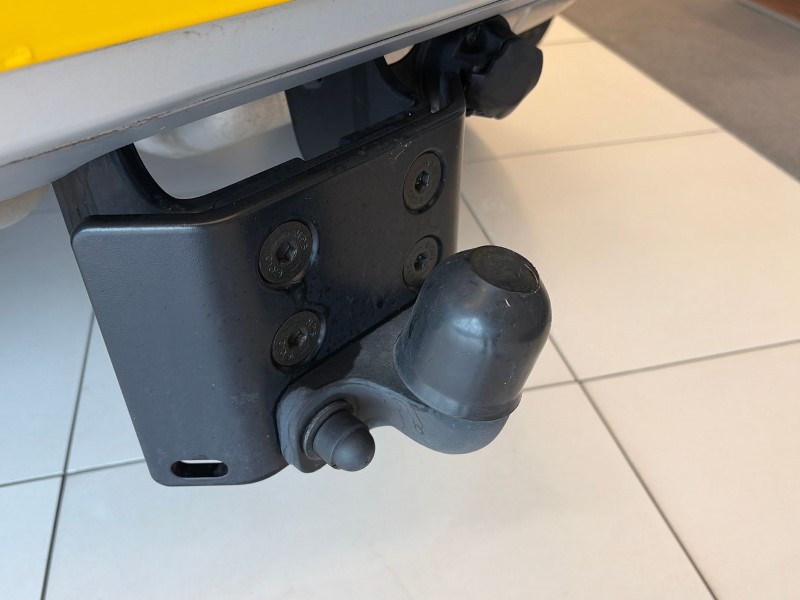 2023 (73) LAND ROVER COMMERCIAL DEFENDER 3.0 D250 Hard Top Auto 5229166