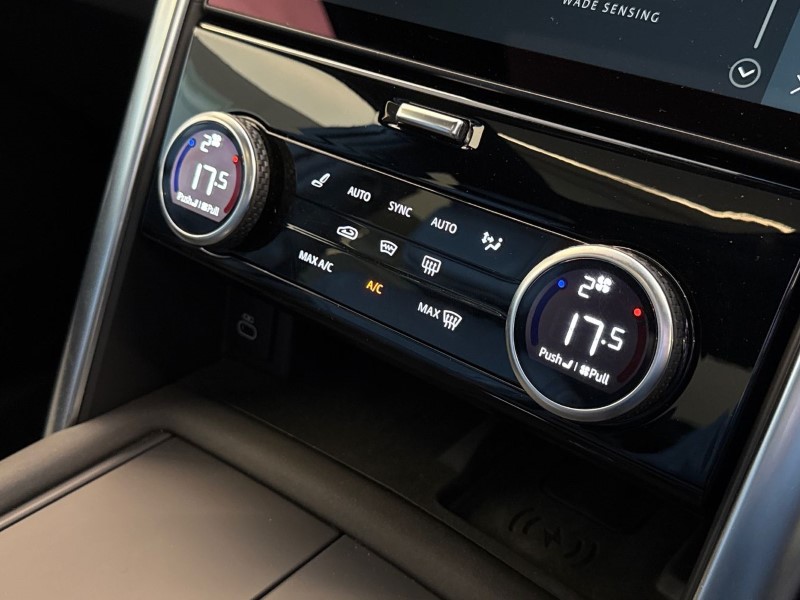 2022 (22) LAND ROVER DISCOVERY 3.0 D300 R-Dynamic SE 5dr Auto 5233275