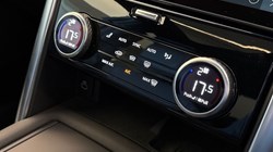 2022 (22) LAND ROVER DISCOVERY 3.0 D300 R-Dynamic SE 5dr Auto 5233275