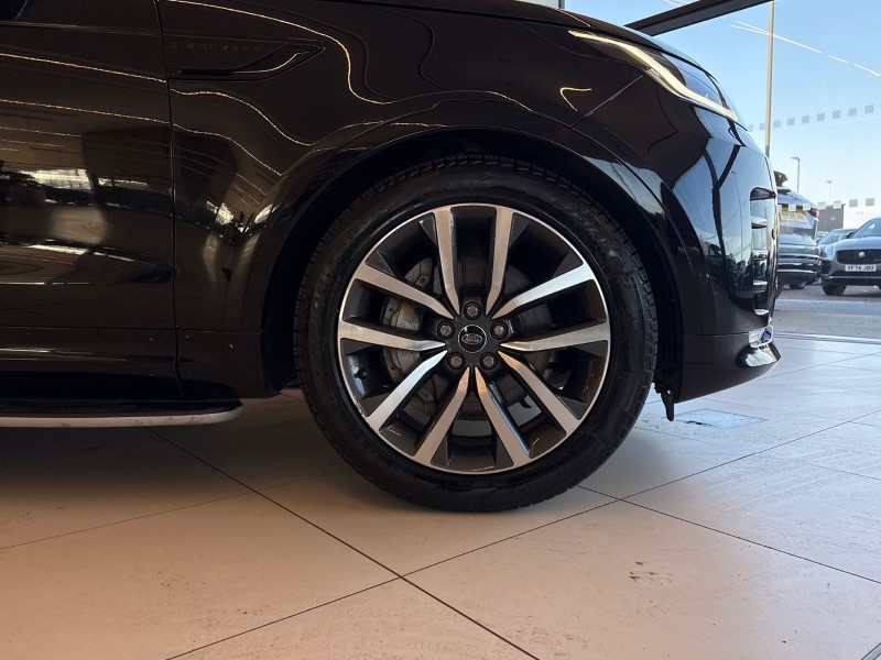 2022 (22) LAND ROVER DISCOVERY 3.0 D300 R-Dynamic SE 5dr Auto 5233251