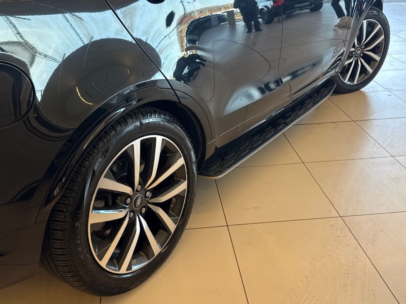 2022 (22) LAND ROVER DISCOVERY 3.0 D300 R-Dynamic SE 5dr Auto 5499746