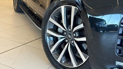 2022 (22) LAND ROVER DISCOVERY 3.0 D300 R-Dynamic SE 5dr Auto 5499742