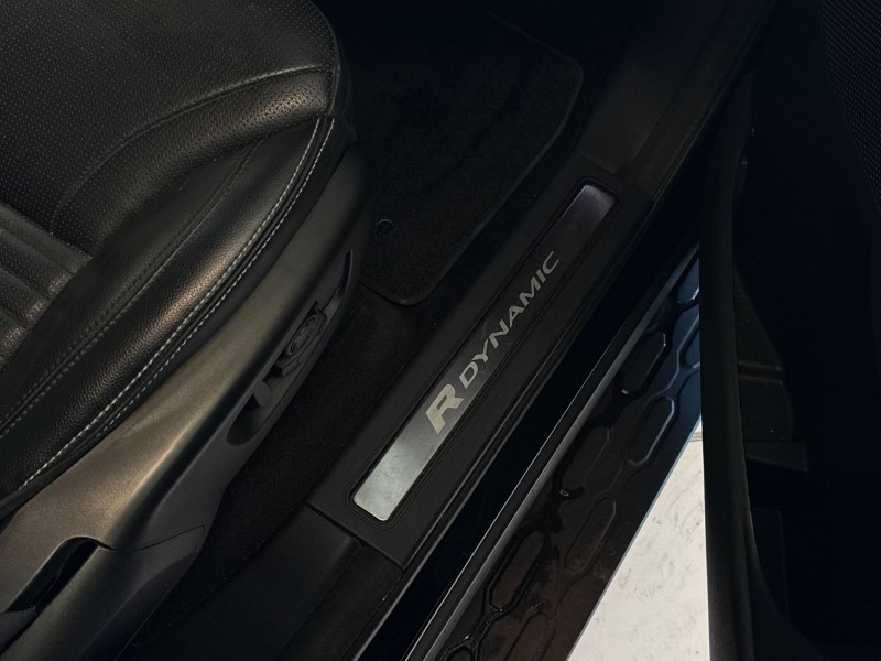 2022 (22) LAND ROVER DISCOVERY 3.0 D300 R-Dynamic SE 5dr Auto 5233281